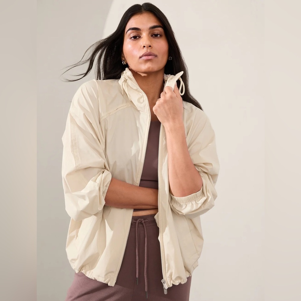 Athleta Rise Jacket Bone Water Repellant Recycled Material - size M